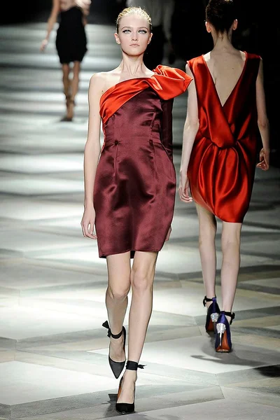 Look 14